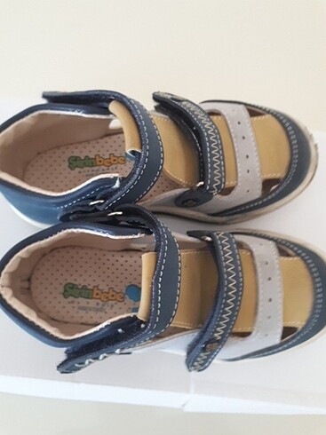 Şirin bebe sevimli bir ayaakbi - Görsel 3