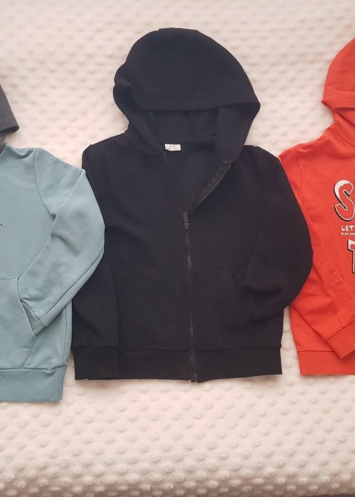 Kapşonlu sweat 3adet  tek fiyata... - Görsel 2