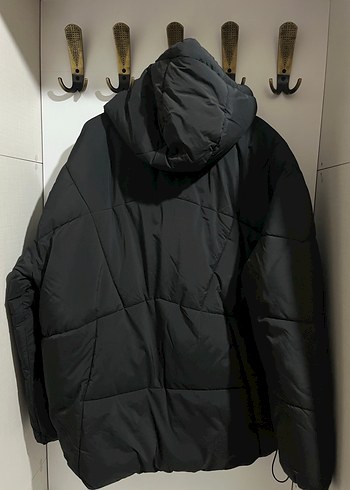 Siyah Kapüşonlu Kadın Kış Montu - Görsel 3