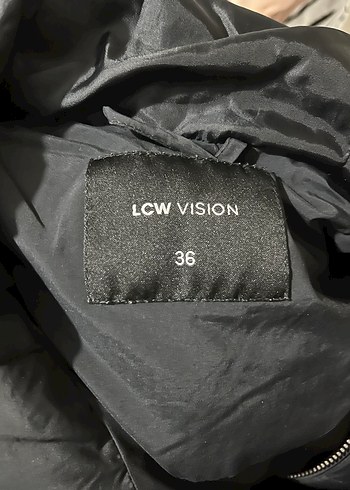 Siyah Kapüşonlu Kadın Kış Montu - Görsel 4