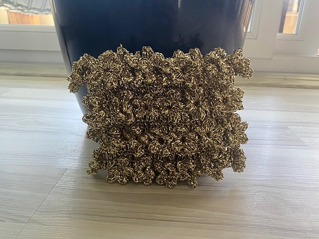 Çiçekli gold örgü çanta