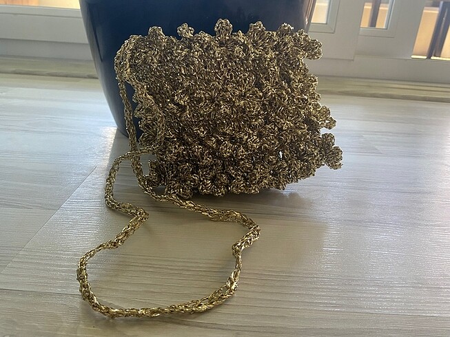 Beden Çiçekli gold örgü çanta