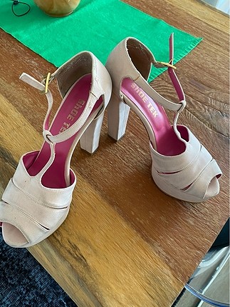Shoe Tek 1 kere giyildi
