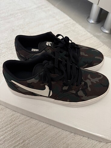 Nike kamuflaj