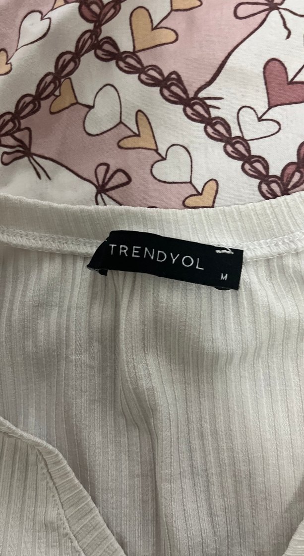 V Yaka Beyaz Kadın Bluz - Görsel 4