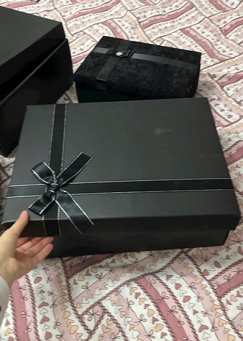 Siyah Kurdeleli Hediye Kutuları - Görsel 3