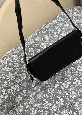 Siyah Deri Tokalı Kadın Omuz Çantası - Görsel 4