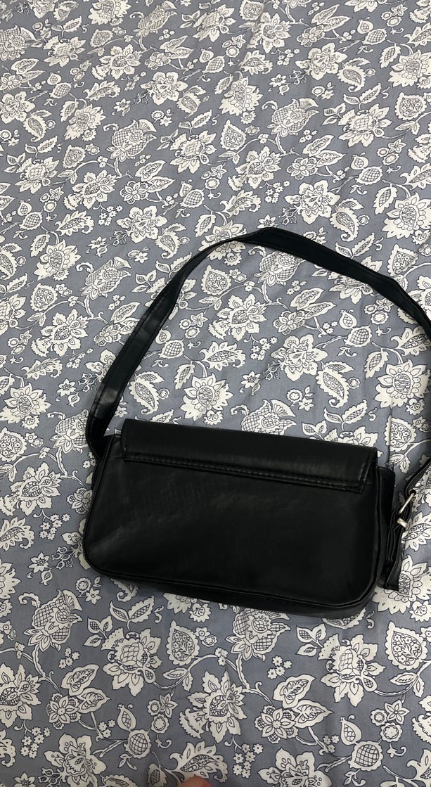 Siyah Deri Tokalı Kadın Omuz Çantası - Görsel 2