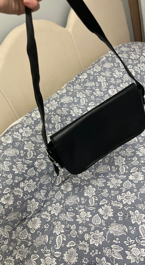 Siyah Deri Tokalı Kadın Omuz Çantası - Görsel 4