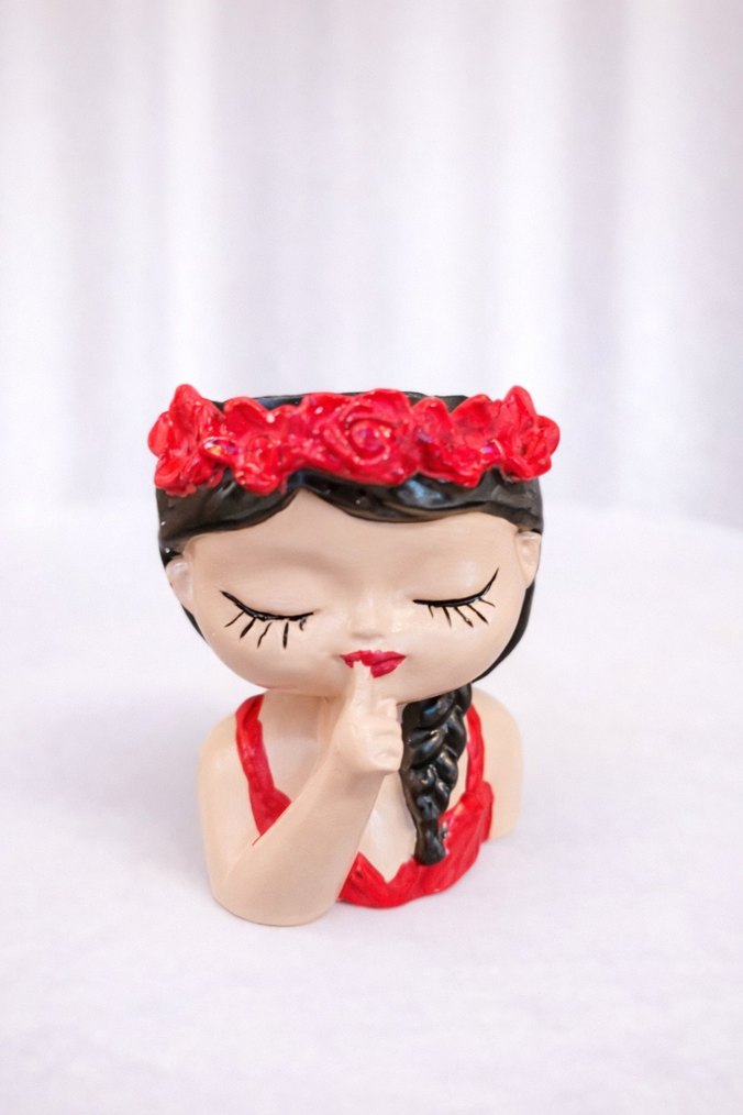 Pembe Çiçekli Kız Figürü - Görsel 3