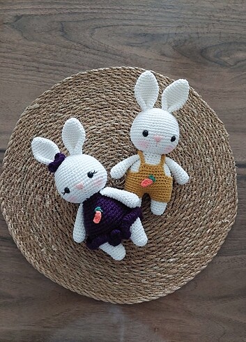 Amigurumi oyuncak tavşan