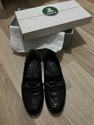 Siyah deri loafer