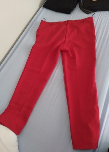 Kırmızı pantolon
