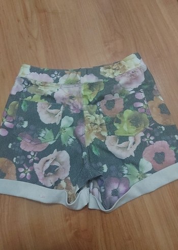 Çiçek Desenli Gri kız çocuk şort