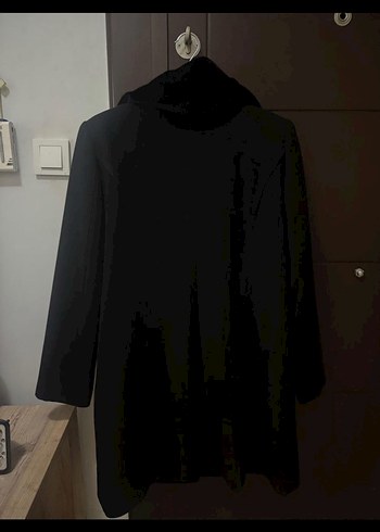 Siyah Düğmeli Kadın Kaban - Görsel 3