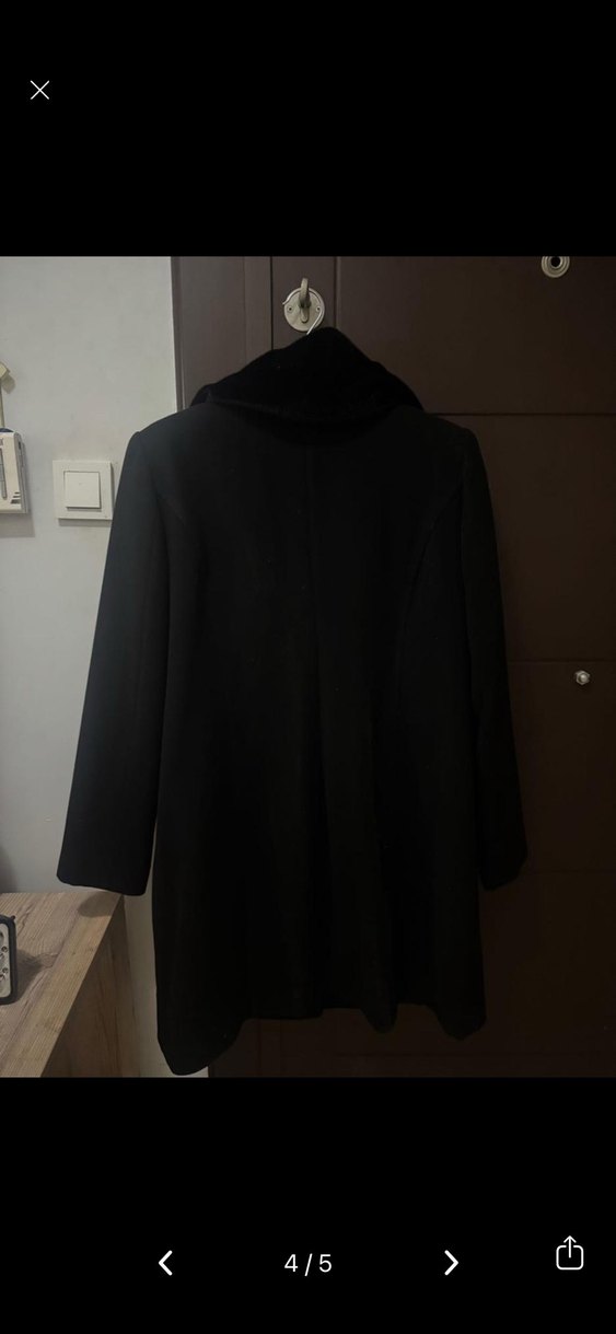 Siyah Düğmeli Kadın Kaban - Görsel 3