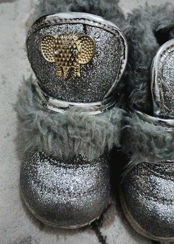 Kız Çocuk Gri Kürklü Nakışlı Bot - Görsel 2