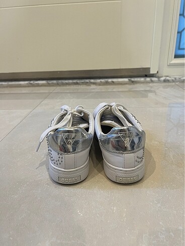 37 Beden Guess ayakkabı
