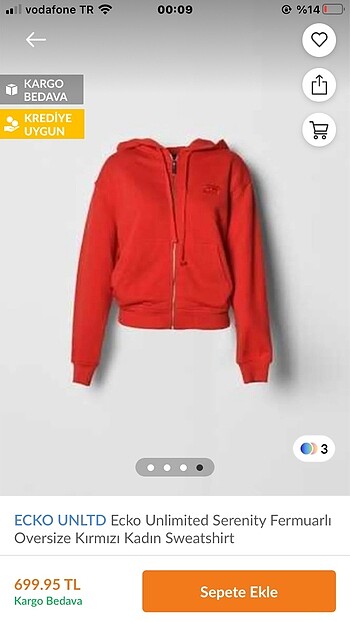 Kırmızı kapüsonlu hırka