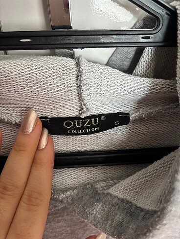 Quzu quzu sweatshirt