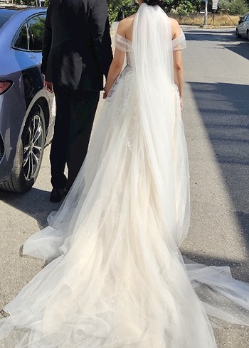 34 Beden beyaz Renk oleg cassini gelinlik