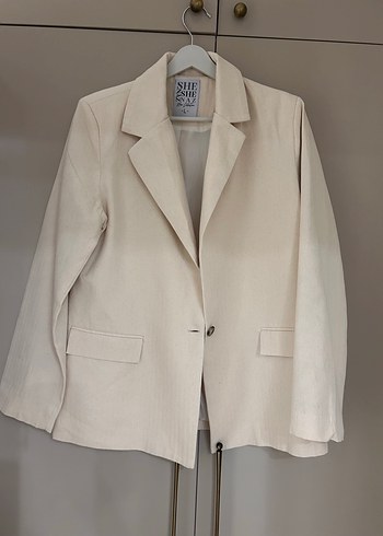 Bej Düğmeli Keten Kadın Blazer Ceket