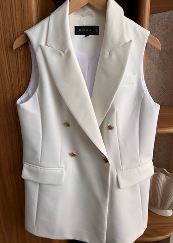 Düğmeli Beyaz Kolsuz Kadın Blazer