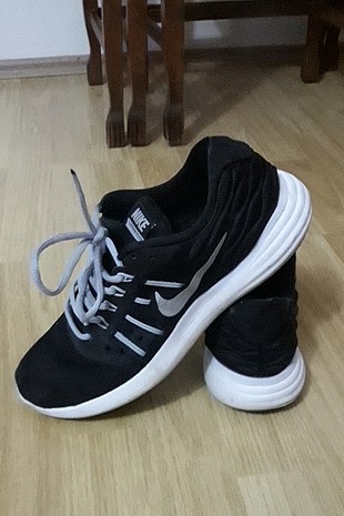 40 Beden Nike Lunarstelos