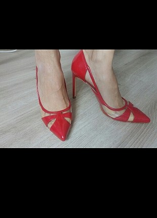 37 Beden kırmızı Renk zara ayakkabı