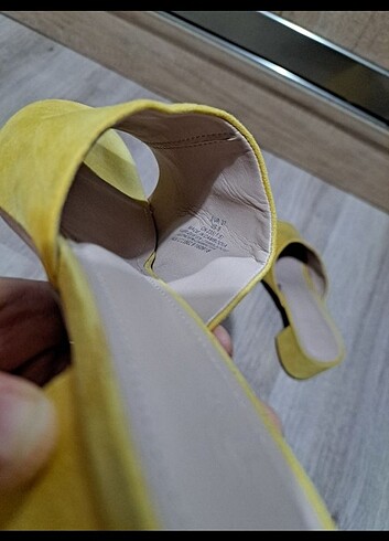 37 Beden H&M limon sarısı topuklu terlik 