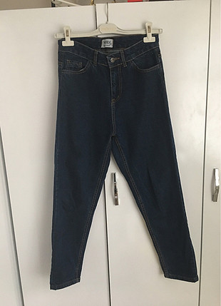mom jean
