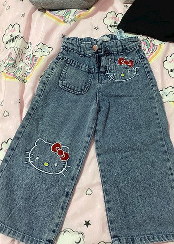 Civil Hello Kitty Detayli Acik Mavi Denim Pantolon