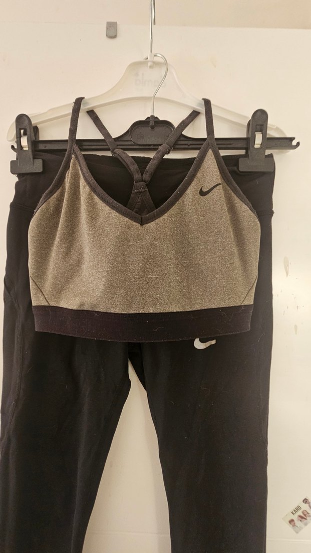 Gri Spor Büstiyer ve Siyah Tayt Takımı - Görsel 2