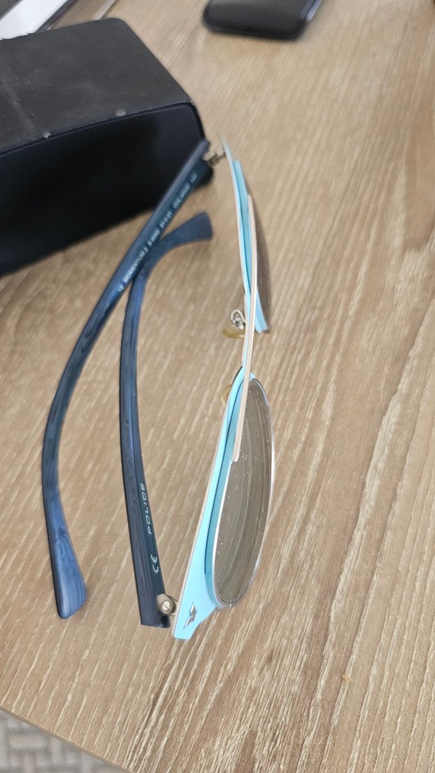 Şeffaf Mavi Çerçeveli Kadın Güneş Gözlüğü - Görsel 5