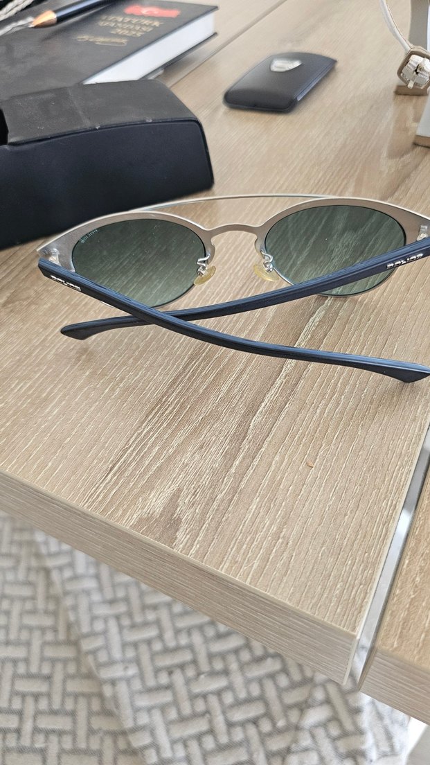 Şeffaf Mavi Çerçeveli Kadın Güneş Gözlüğü - Görsel 4