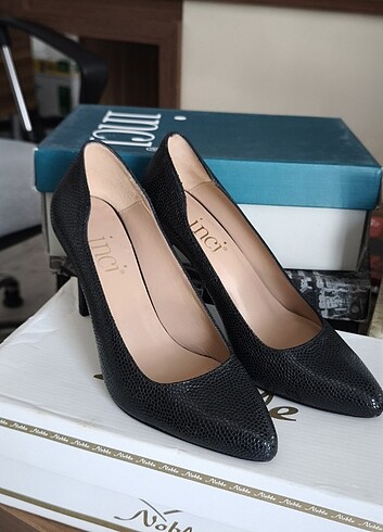 stiletto siyah