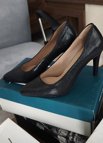 37 Beden stiletto siyah