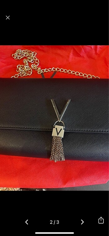 Valentino Valentino clucht