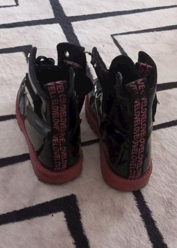 kız çocuk bot - Görsel 3