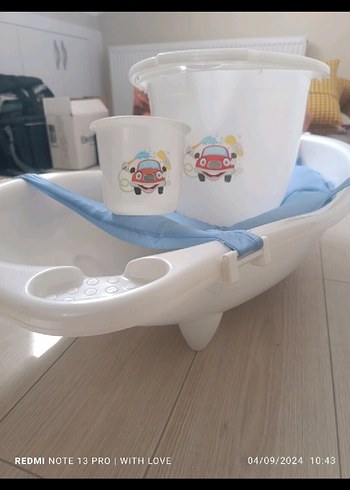 Bebek Banyo Seti Kovası ve Ölçü Kabı