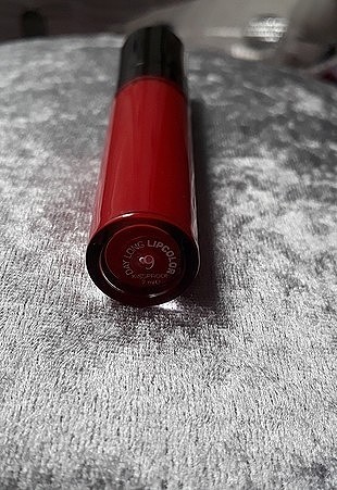 Pastel lipstick