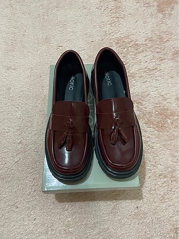 Hotiç bordo loafer