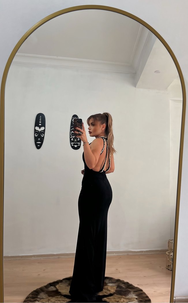 Sırt taş Detaylı Siyah Elbise - Görsel 2