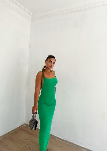Yeşil Uzun ve İnce Askılı Elbise - Görsel 2