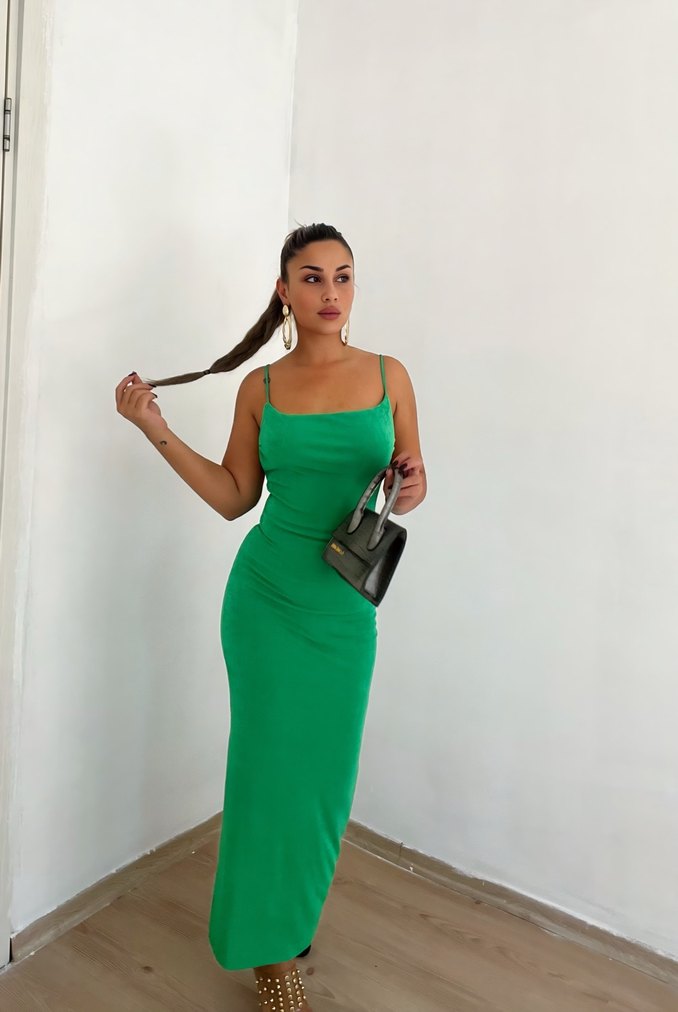 Yeşil Uzun ve İnce Askılı Elbise - Görsel 3
