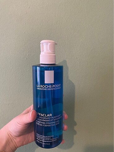 La roche posay yüz yıkama jeli