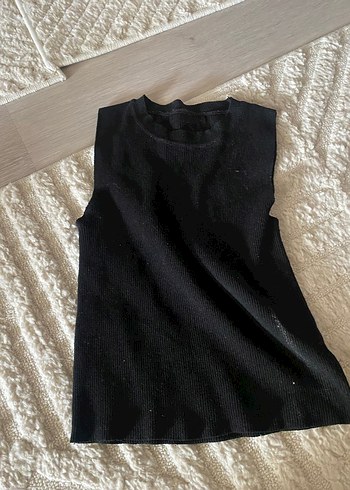 Siyah Yüksek Yakalı Kolsuz Kadın atlet
