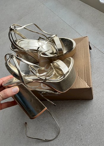 Altın Deri Platform Topuklu Kadın Ayakkabı - Görsel 3