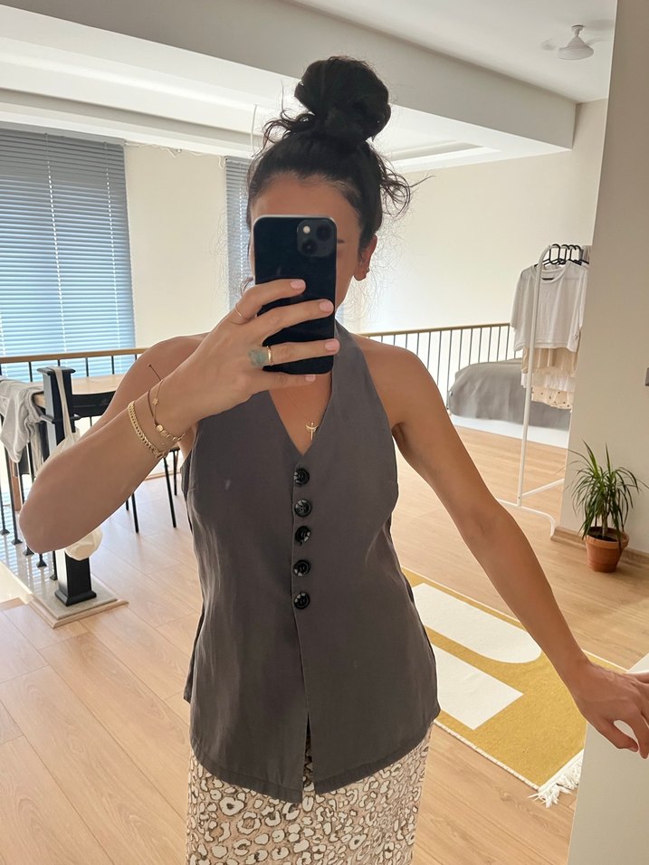 Gri V Yakalı Düğmeli Kadın Yelek - Görsel 4