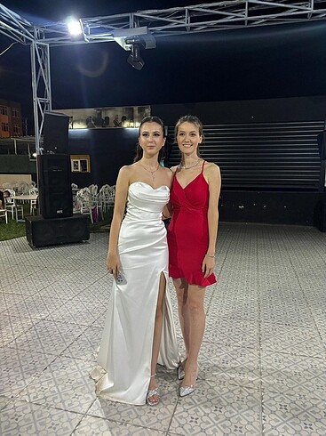 Diğer Kırmızı kısa abiye